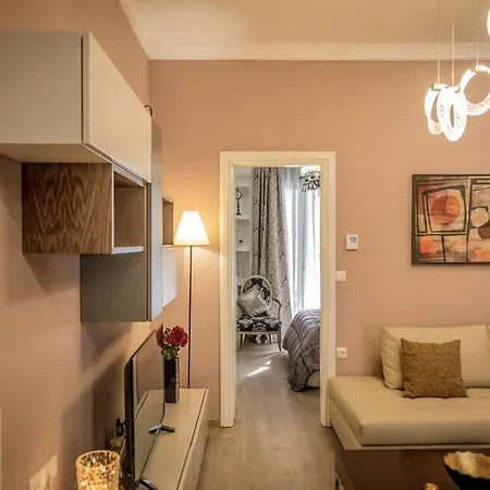 Διαμέρισμα Eva's Glamorous #mitropoleos61 *