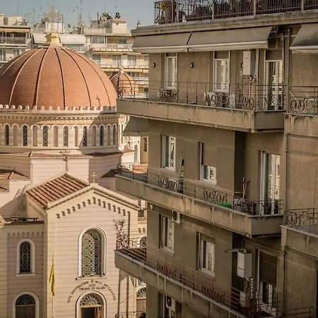 Eva's Glamorous #mitropoleos61 Salonic