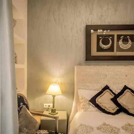 Apartment Eva's Glamorous #mitropoleos61