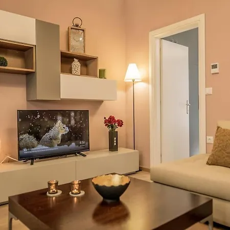 Eva's Glamorous #mitropoleos61