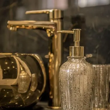 Eva's Glamorous #mitropoleos61 شقة *