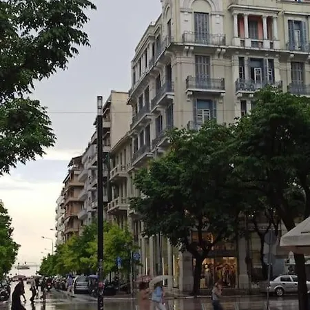 Eva's Glamorous #mitropoleos61 * Selanik